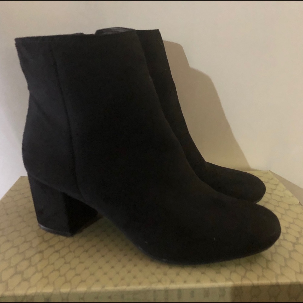 Ladies black suede ankle boots size 8.5